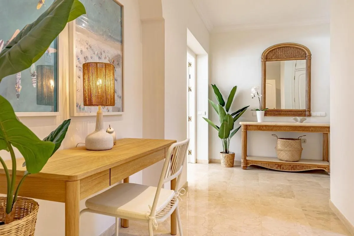 Villa Luxury Villa, Heated Pool, Hot Tub, Next To The Beach Marbellac