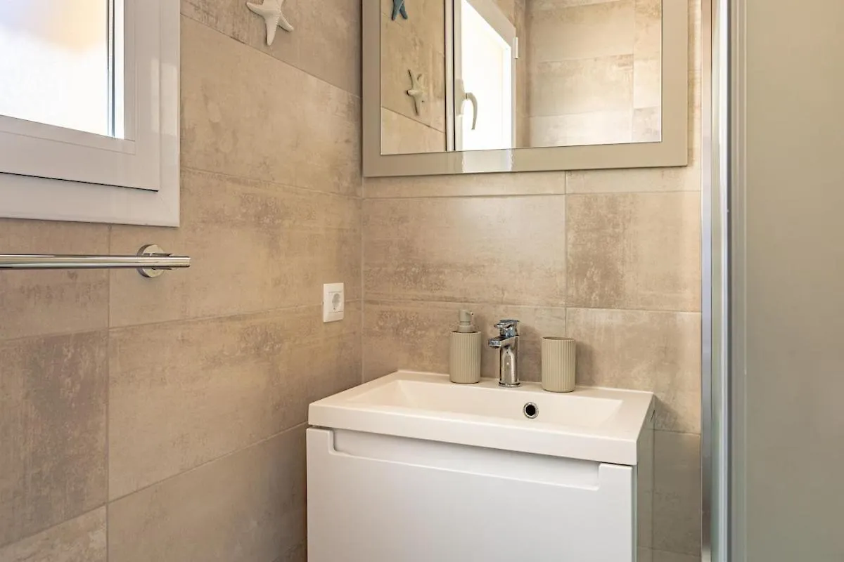 Villa Luxury Villa, Heated Pool, Hot Tub, Next To The Beach Marbellac