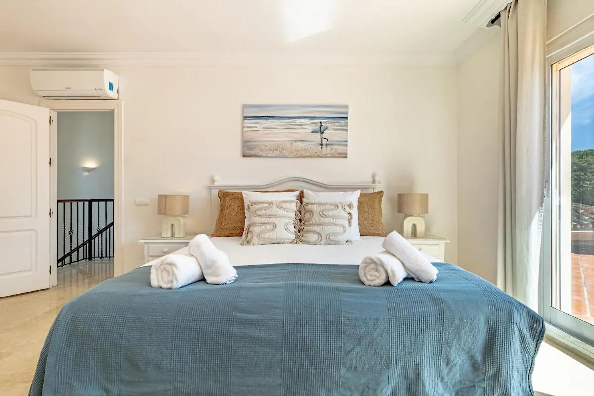 Luxury Villa, Heated Pool, Hot Tub, Next To The Beach Μαρμπέλλα Βίλα